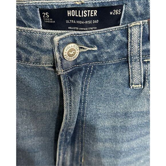 Women's NWT Hollister Ultra High Rise Straight Leg Distressed Dad Jeans Size 2S/ - Picture 6 of 6